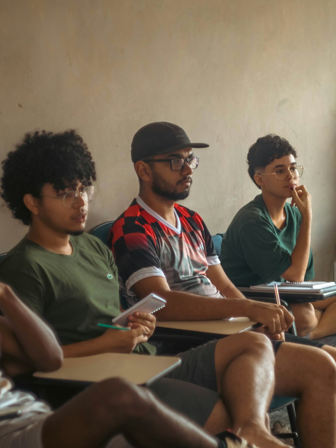 students-are-attentively-listening-during-a-class-qh-85hufyhs